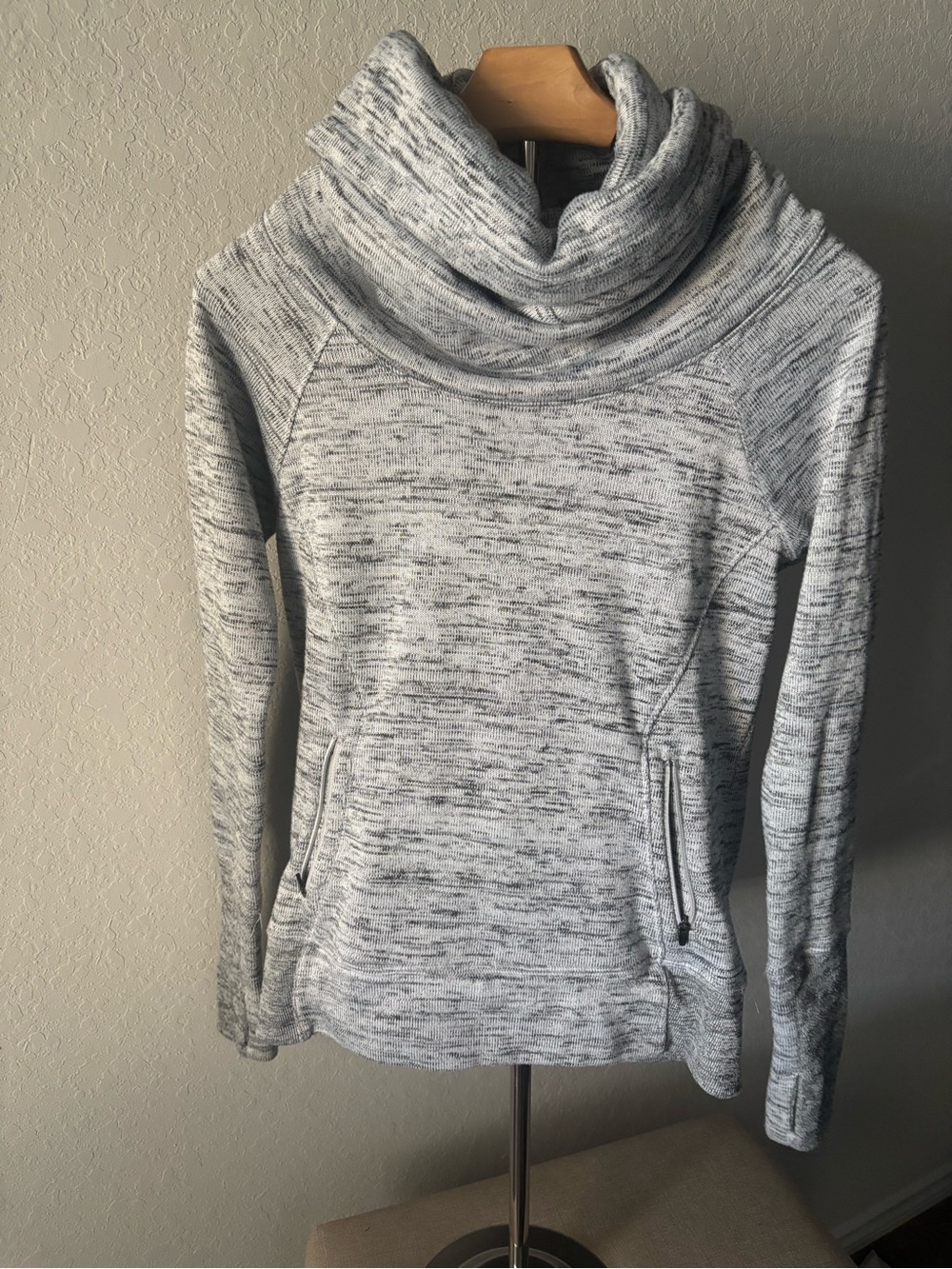 Zella Funnel Neck Pullover Gray Space Dye Zip Pockets Thumbholes Womens XSP